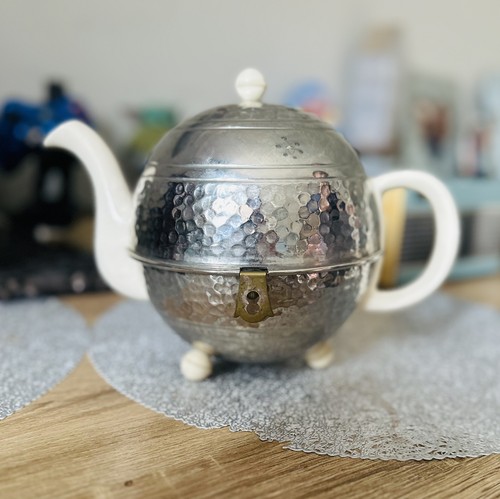 Art deco hammered metal - deco,