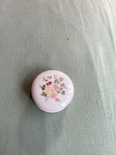 Wedgewood trinket box - trinket,