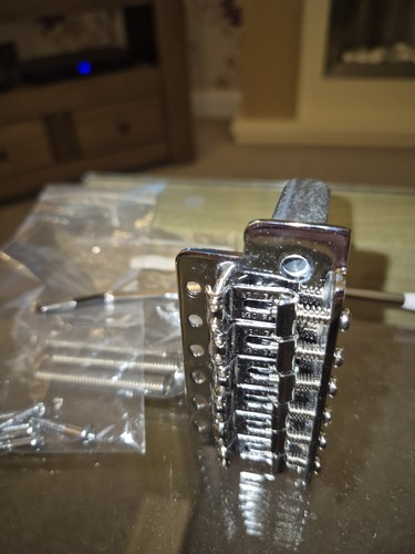 Fender point tremolo - fender, 6