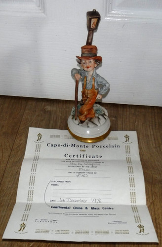 Capodimonte boy lamp post - 'boy, post'