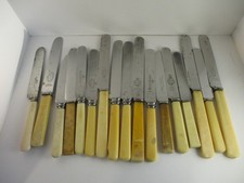 Bundle of Vintage  Butter handle Knives x 17 (0525)