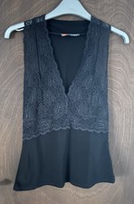Gharani Strok black lace top 