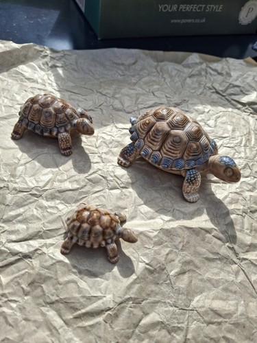 Trio tortoises wade pottery - wade,