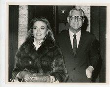 Vintage 9x7 Photo Actor Cary