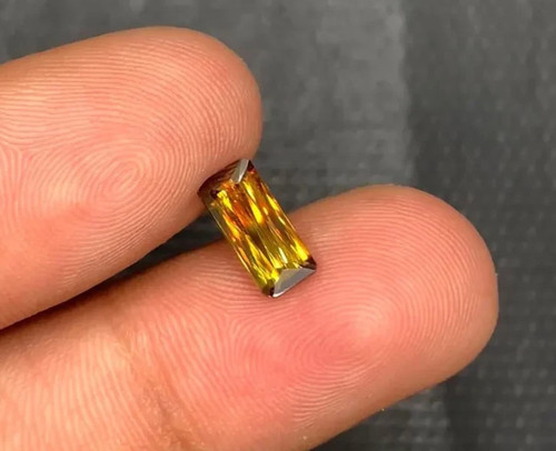 Carat natural sphene - carat,