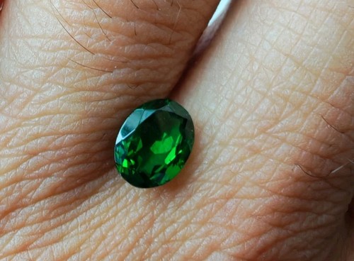 Natural tsavorite - 1.23, ct