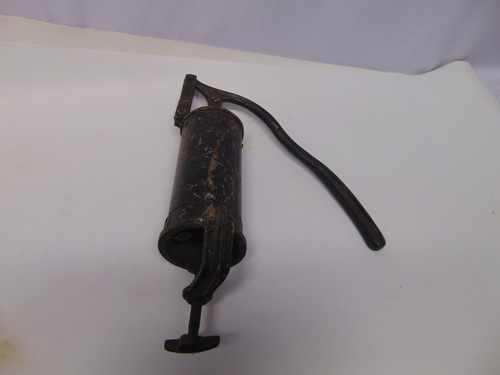 Vintage hand pump for water - vintage,