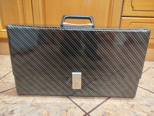 Black striped cassette - striped,