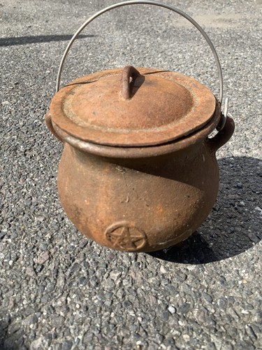 Medium cast iron witches - cast,