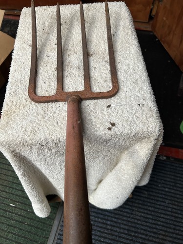 Garden fork used need - , repair