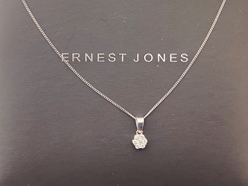Ernest jones 9ct gold diamond - ernest,