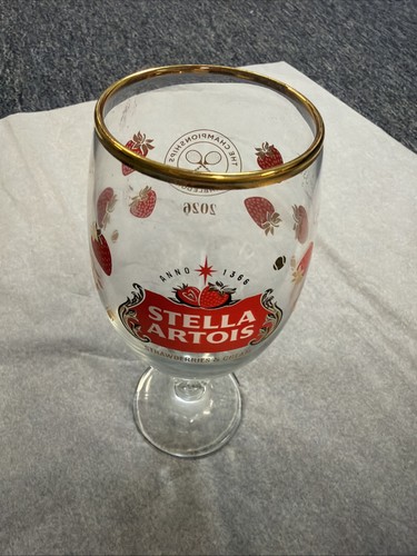Rare strawberries cream - rare,