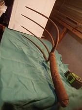 ANTIQUE 4 PRONG TINE HAY PITCH