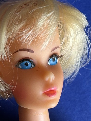 Vintage 1970s barbie - 💛,