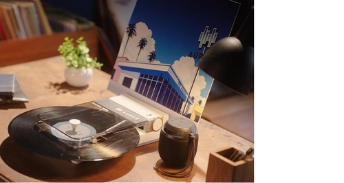 Portable record player - record,