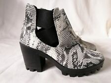 Topshop - Grey Reptile print
