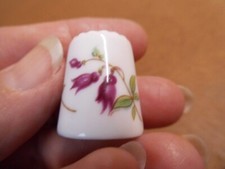 THIMBLE  BONE CHINA  HAMMERSLEY POTTERY  FLORAL DESIGN VINTAGE 
