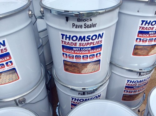 Wet look driveway sealer block