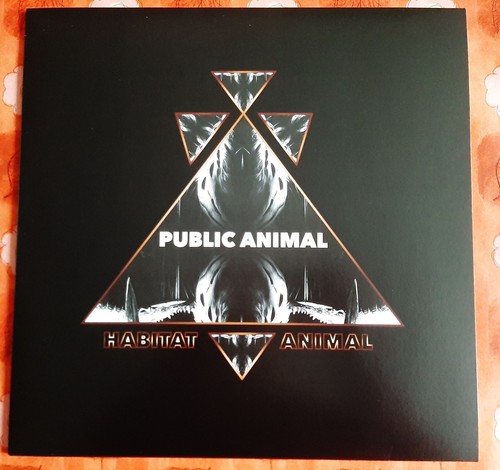 Public animal habitat - public,