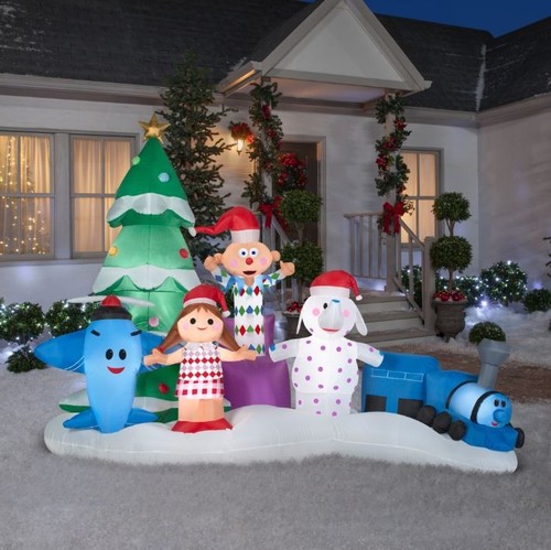 Misfit toys from - 9.5, ft