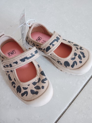 New with tags girls - with,