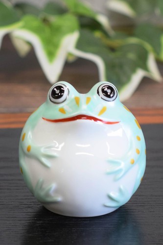 Waza kura lucky charm frog - charm,