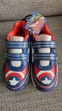 Marvel Avengers Kids Light-Up Trainers - Size UK 1 EU33 - Superhero Shoes 