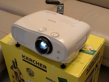 Epson EH-TW7100 4K 3000 ANSI Portable Projector - only 118 lamp hours