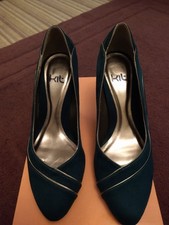 Ladies Slip on Heeled Shoes In Teal Green Faux Suede Size 5 Pre Owned