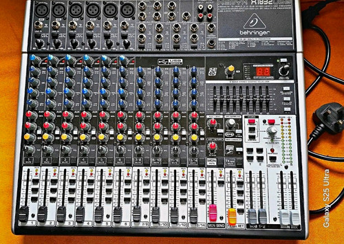 Behringer xenyx x1832usb - xenyx,