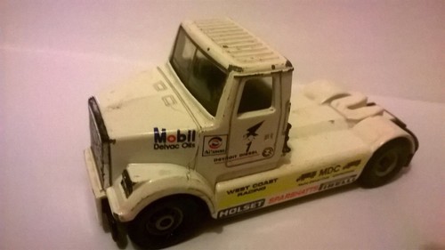 Corgi volvo white conventional - white,