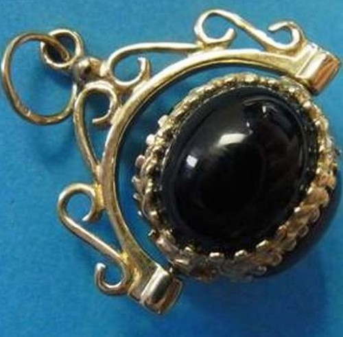 9ct gold cabochon onyx - gold,