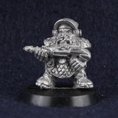 Rogue trader squat - iron, claw
