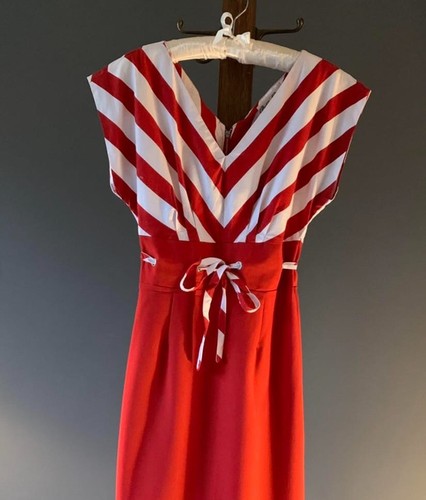Retro pinup 50s - page, red