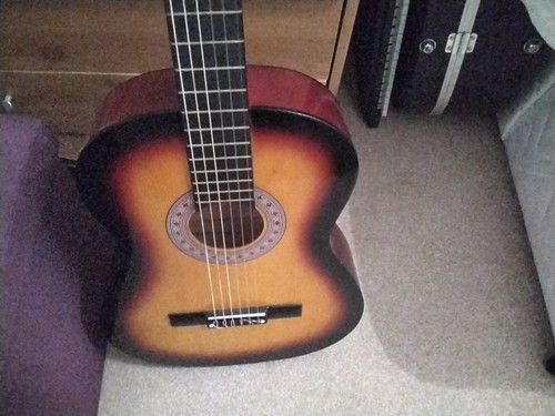 Pre owned string acoustic - 6,