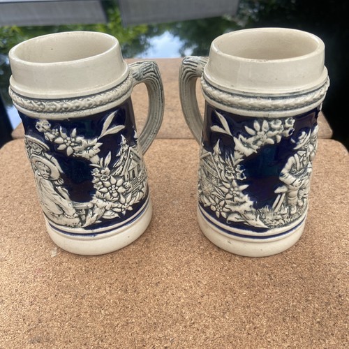 Pair vintage west - vintage, beer