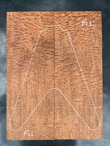 Quilted pomelle sapele aaa - /,