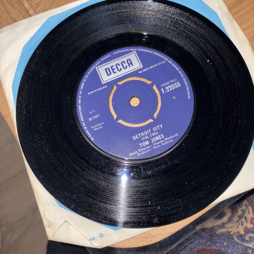 Tom jones vinyl - jones,