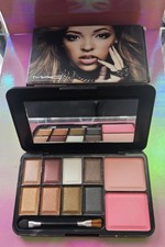 MAC 8 EYE SHADOW/2 BLUSHER