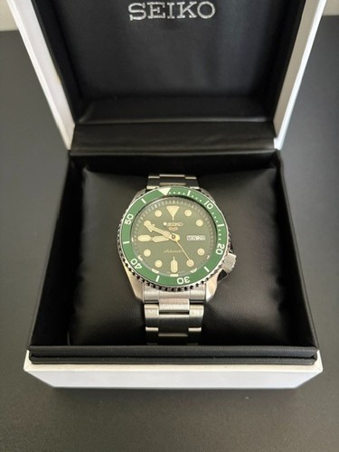 Seiko sports green men - 5,