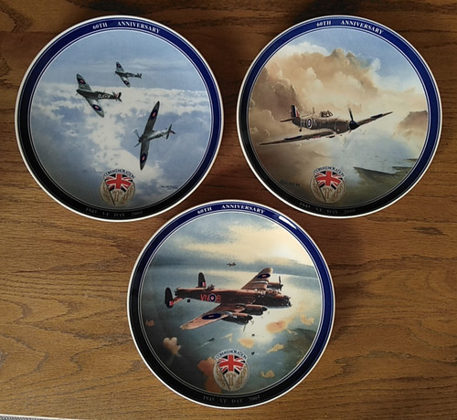 Wedgwood collector plates - 3,