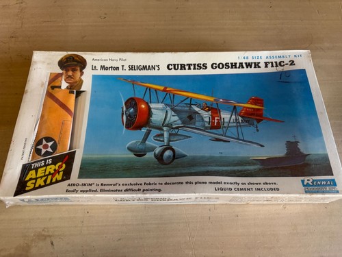 Renwal curtiss goshawk f11c - renwal,
