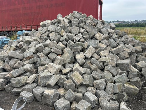 Large granite basalt - large,