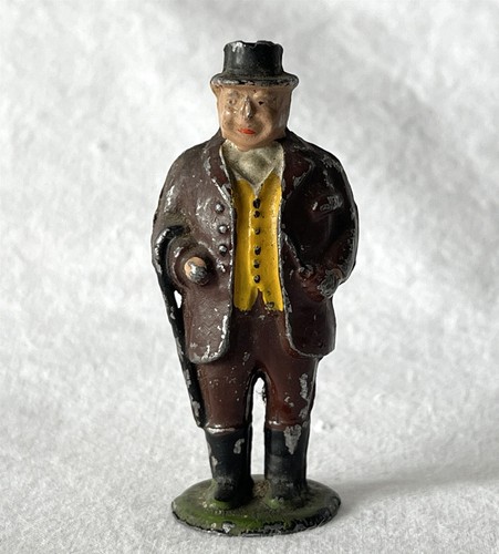 Vintage lead toy soldier - soldier, j