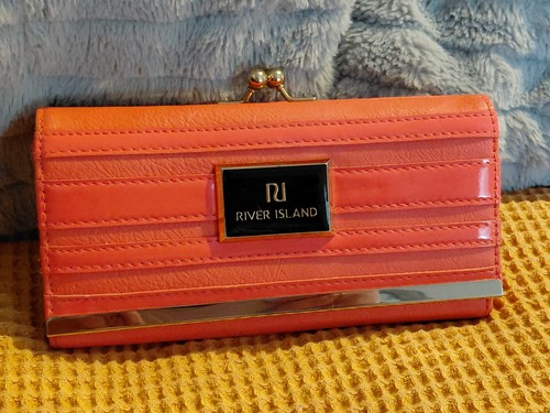 Coral gold faux leather river - coral/gold,