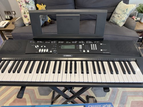 Yamaha 220 digital keyboard - ez-220,