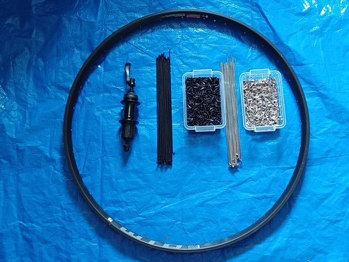 Wtb kom i30 rear wheel - 29",