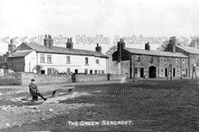 fqq-43 Seacroft Village, Leeds, West Yorkshire. Photo