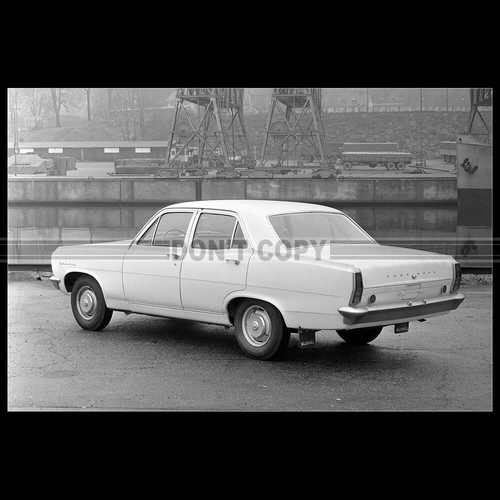 Photo 021626 vauxhall crest - a.021626,