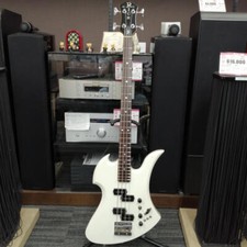 B.C.RICH MOCKINGBIRD BASS